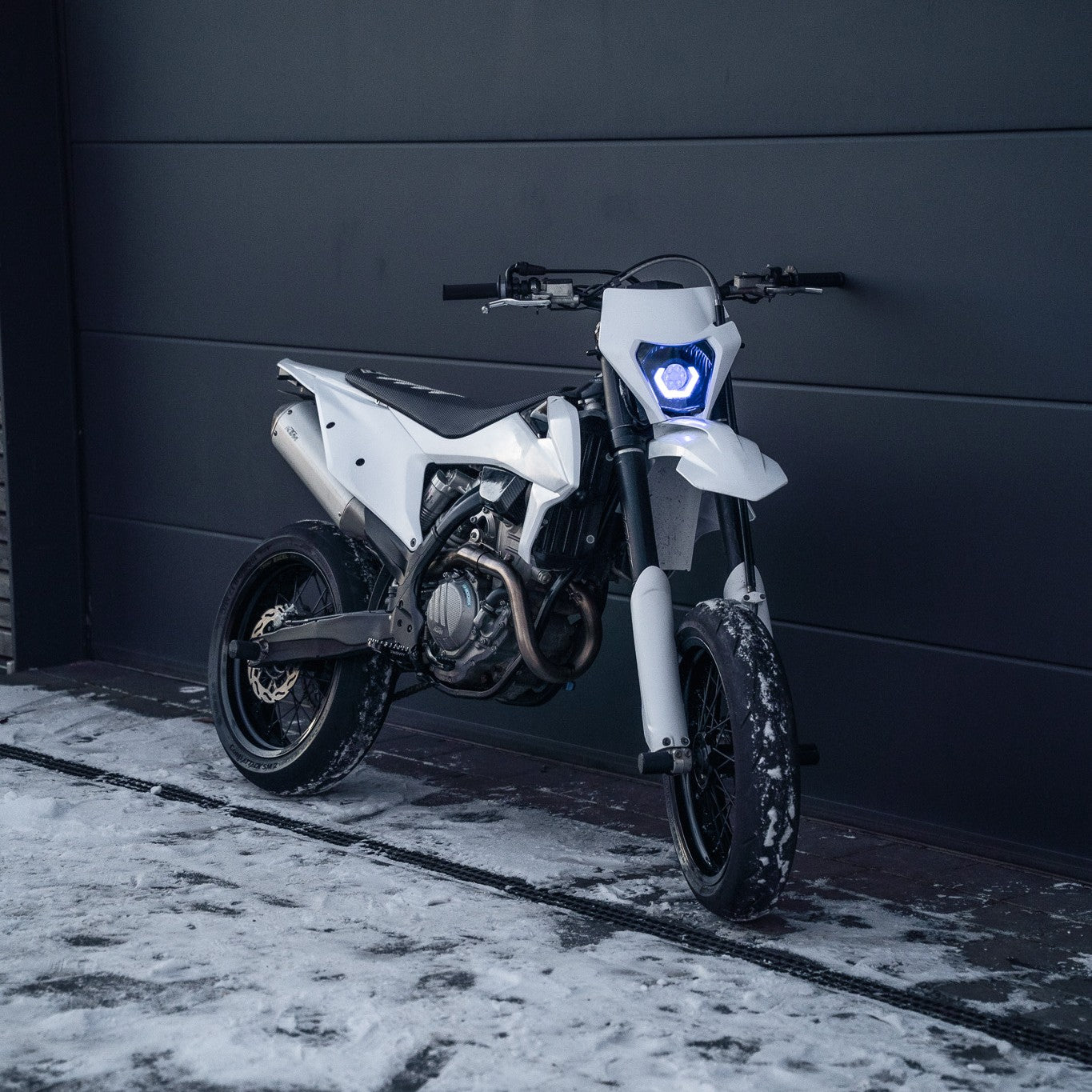 Phare Hexagon KTM